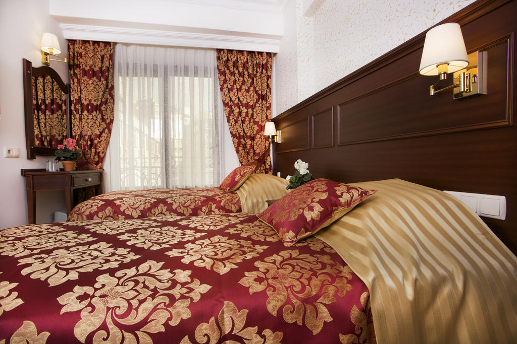 Istanbul Newcity Hotel Room photo